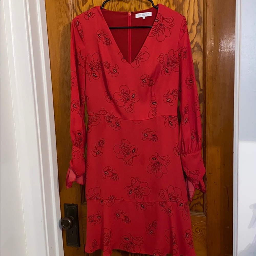 Long sleeved red dress